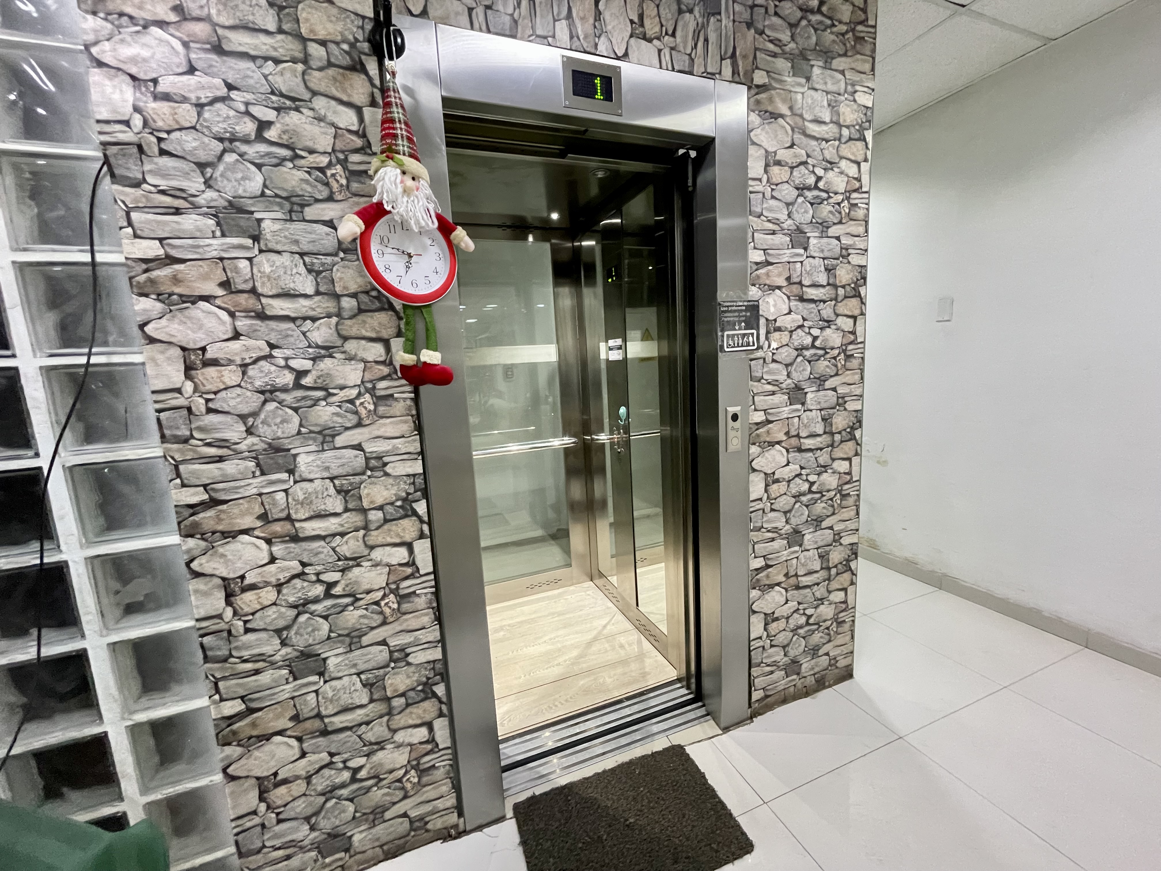 placeholder image-sq